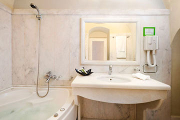 Nefeles Luxury Suites - Santorini | Thira hotel