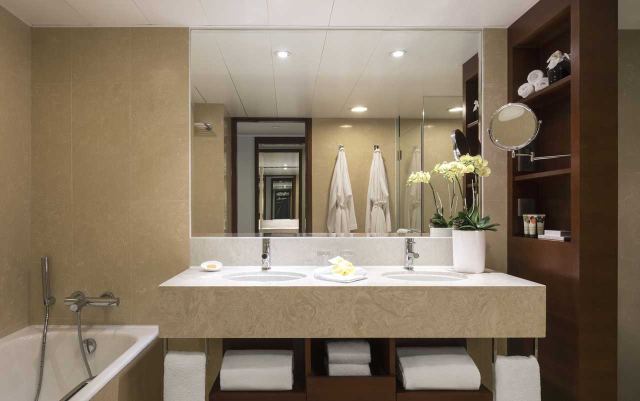 Royal Pacific Hotel and Towers - Hong Kong hotel