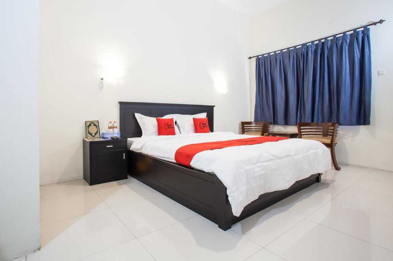 RedDoorz near Alun Alun Bangil - Pasuruan โรงแรม