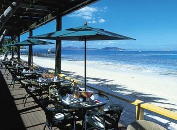 Mana Island Resort - Mana Island hotel