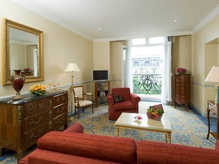 Le Claridge Champs-Elysees Fraser Suites - Paris โรงแรม