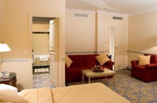 Le Claridge Champs-Elysees Fraser Suites - Paris โรงแรม