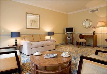 Le Claridge Champs-Elysees Fraser Suites - Paris โรงแรม