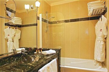 Le Claridge Champs-Elysees Fraser Suites - Paris โรงแรม