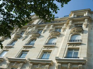 Le Claridge Champs-Elysees Fraser Suites - Paris โรงแรม