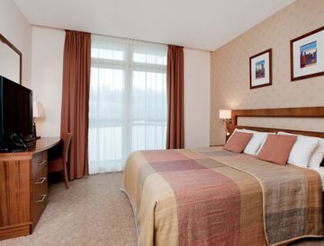 Ramada Hotel & Suites Excel - London โรงแรม