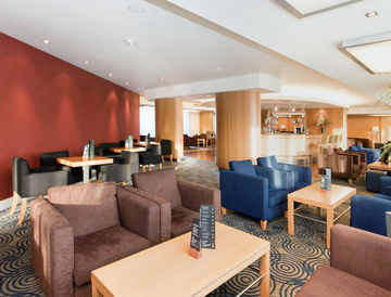 Ramada Hotel & Suites Excel - London โรงแรม