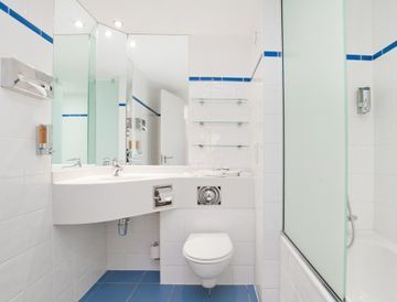 Ramada Hotel & Suites Excel - London โรงแรม