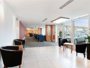 Ramada Hotel & Suites Excel - London โรงแรม
