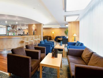 Ramada Hotel & Suites Excel - London โรงแรม