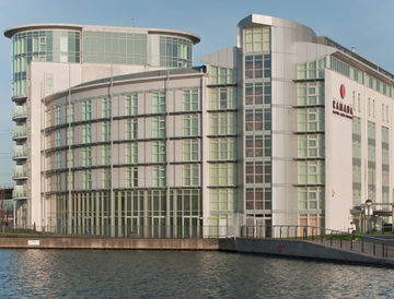 Ramada Hotel & Suites Excel - London โรงแรม