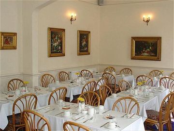 ROYAL NORFOLK - London โรงแรม