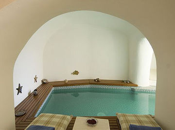 Nefeles Luxury Suites - Santorini | Thira hotel