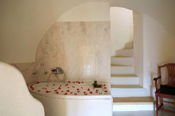 Nefeles Luxury Suites - Santorini | Thira hotel