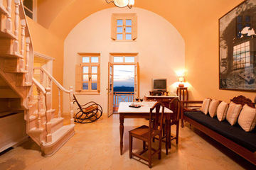 Nefeles Luxury Suites - Santorini | Thira hotel