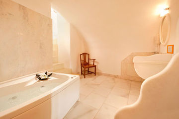 Nefeles Luxury Suites - Santorini | Thira hotel