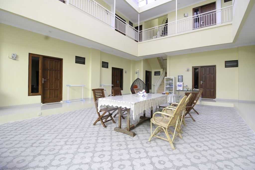 RedDoorz Plus near STIE YKPN - Yogyakarta hotel