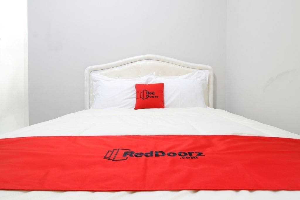 RedDoorz Plus near STIE YKPN - Yogyakarta hotel