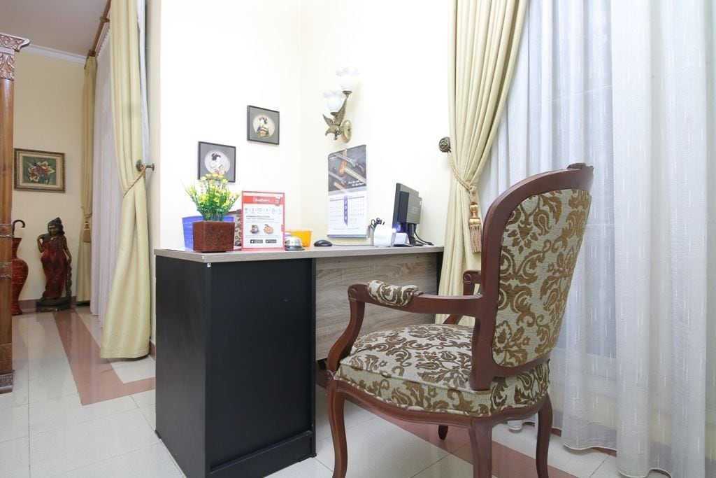 RedDoorz Plus near STIE YKPN - Yogyakarta hotel