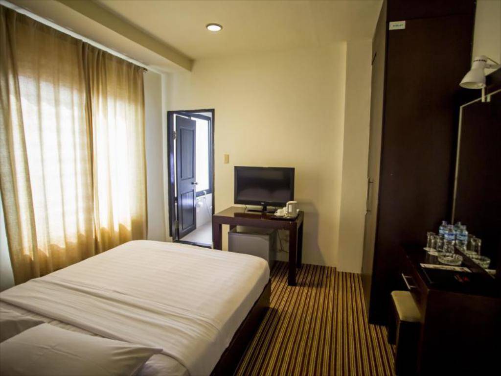 Kenari Tower Makassar - Makassar | Ujung Pandang hotel
