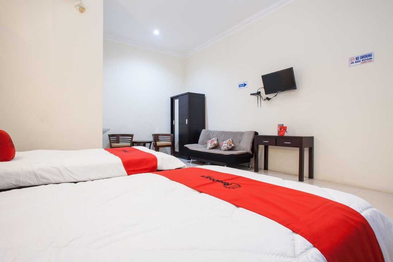 RedDoorz near Alun Alun Bangil - Pasuruan โรงแรม