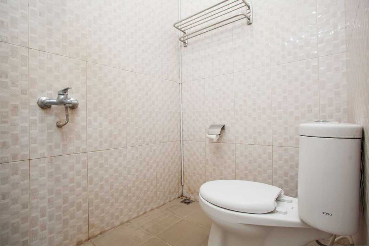 RedDoorz near Alun Alun Bangil - Pasuruan โรงแรม