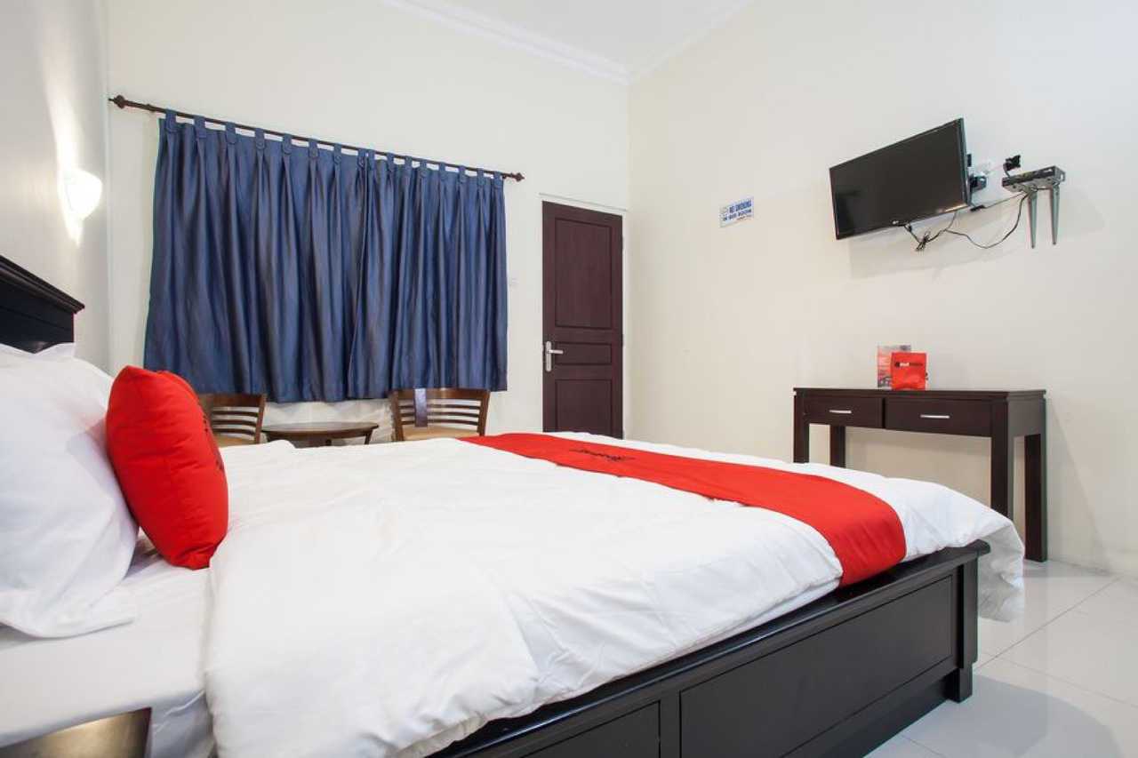 RedDoorz near Alun Alun Bangil - Pasuruan โรงแรม