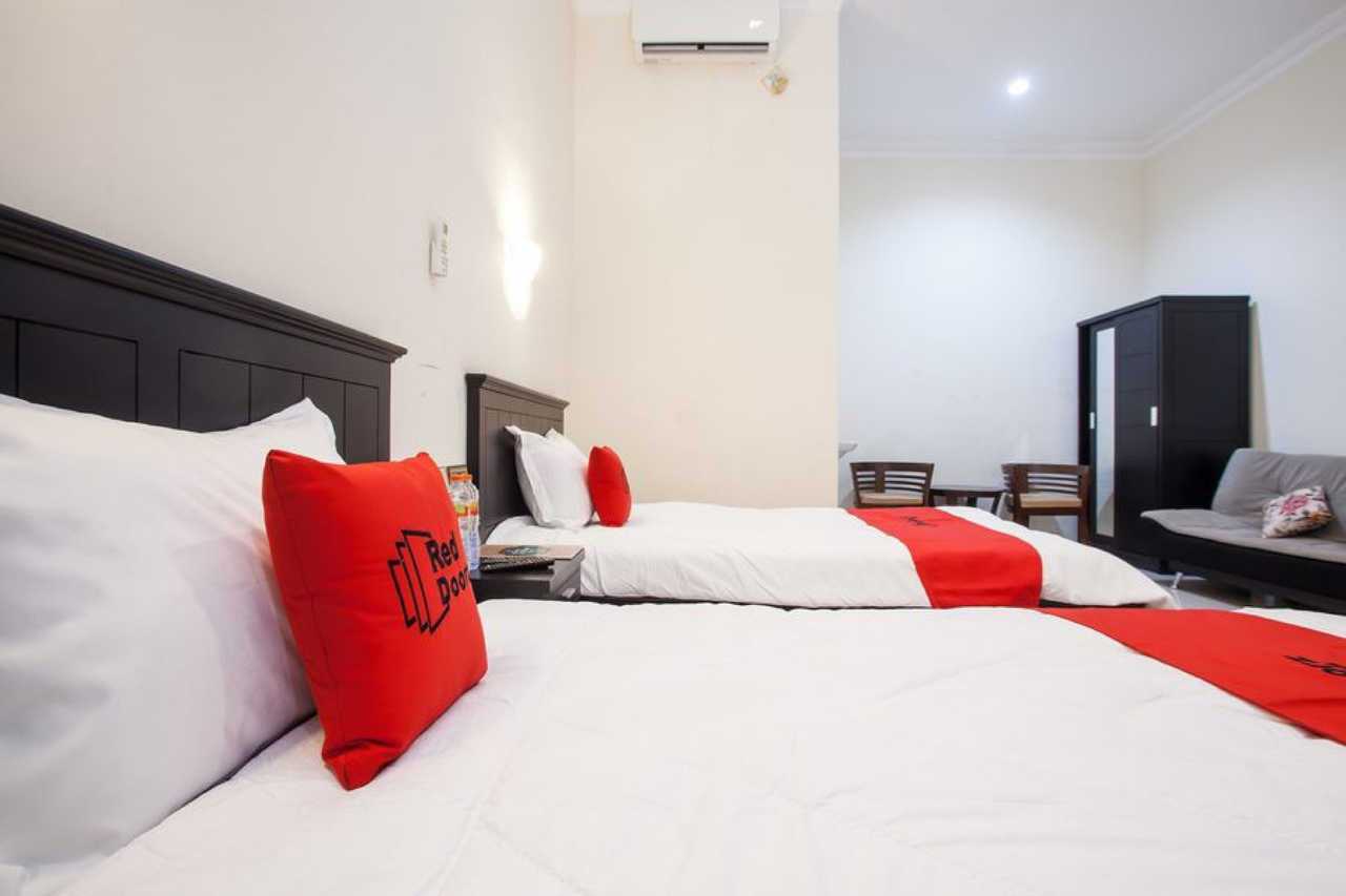 RedDoorz near Alun Alun Bangil - Pasuruan โรงแรม