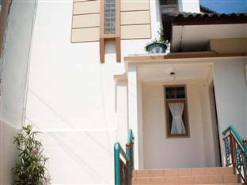Myzone Guest House - Semarang hotel