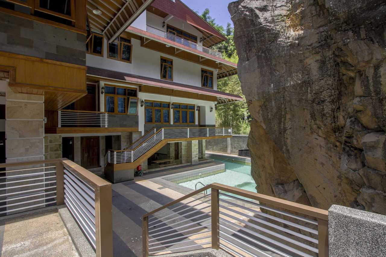 Reddoorz Plus Near Politeknik Negeri Bandung - Bandung hotel