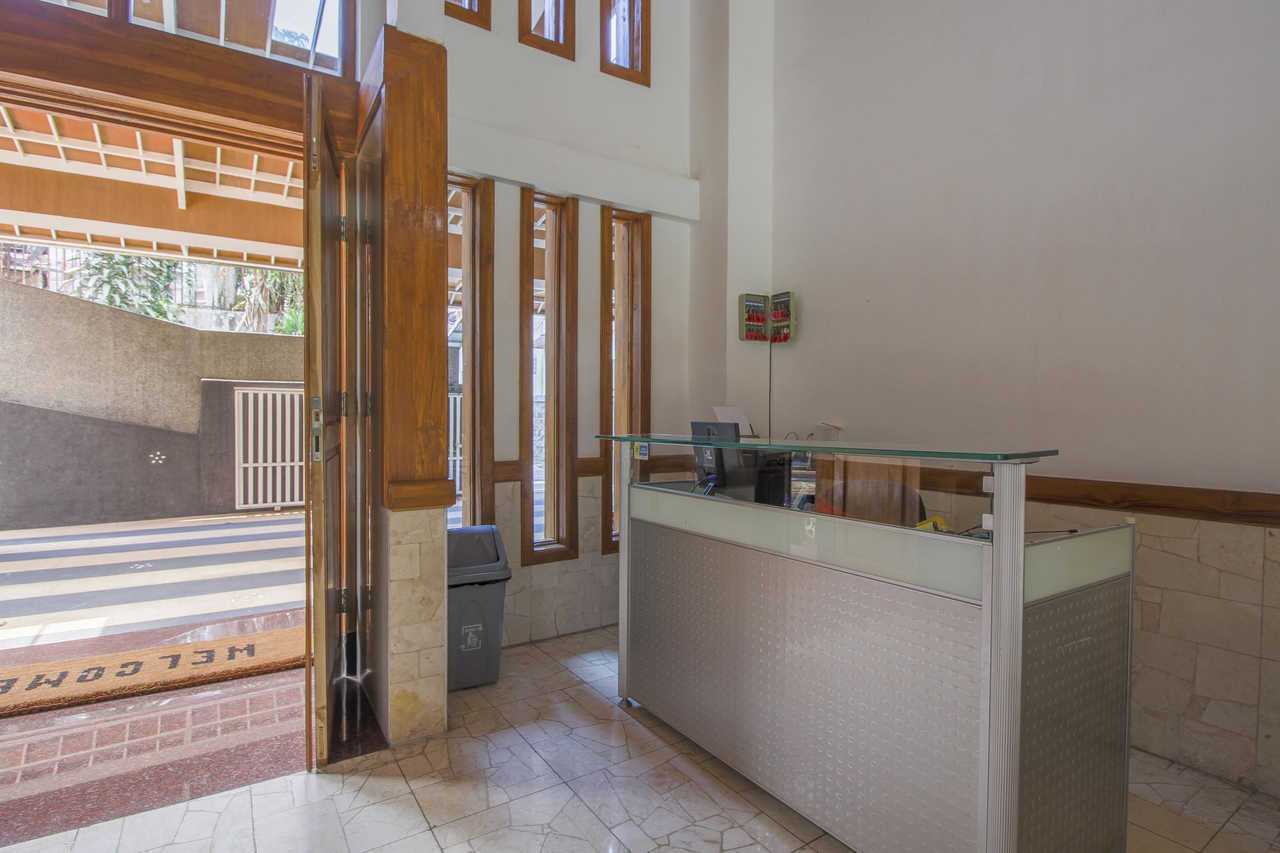 Reddoorz Plus Near Politeknik Negeri Bandung - Bandung hotel