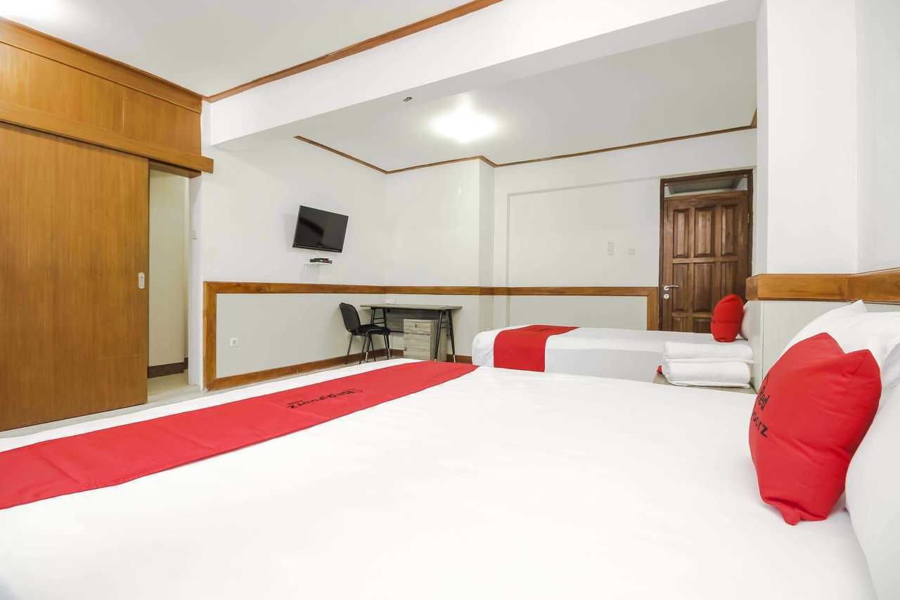 Reddoorz Plus Near Politeknik Negeri Bandung - Bandung hotel