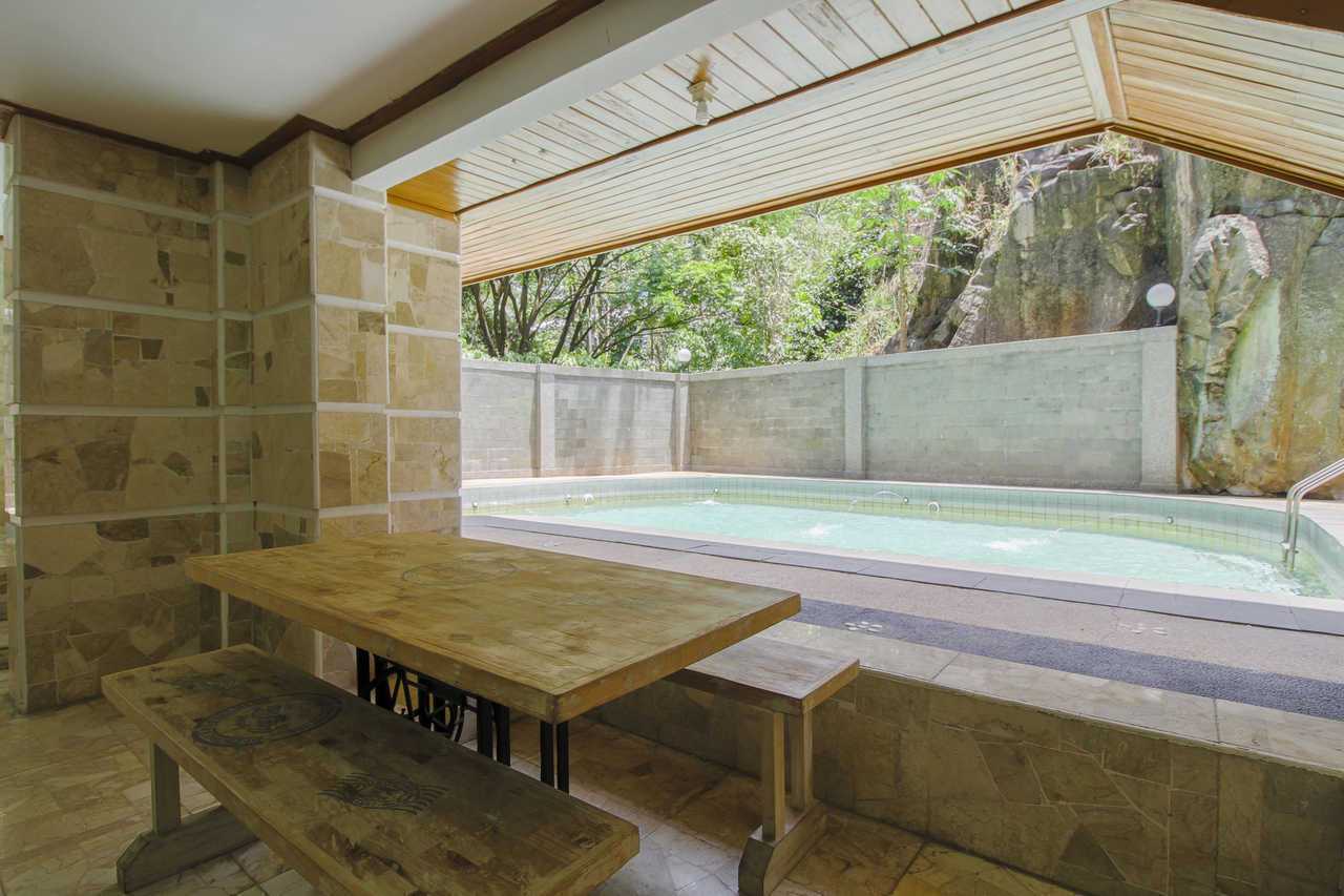 Reddoorz Plus Near Politeknik Negeri Bandung - Bandung hotel