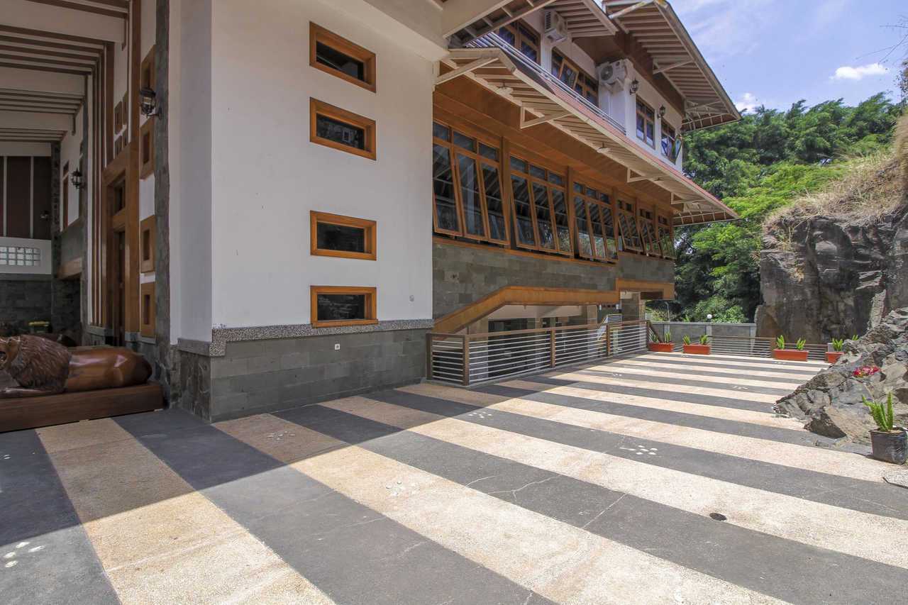 Reddoorz Plus Near Politeknik Negeri Bandung - Bandung hotel