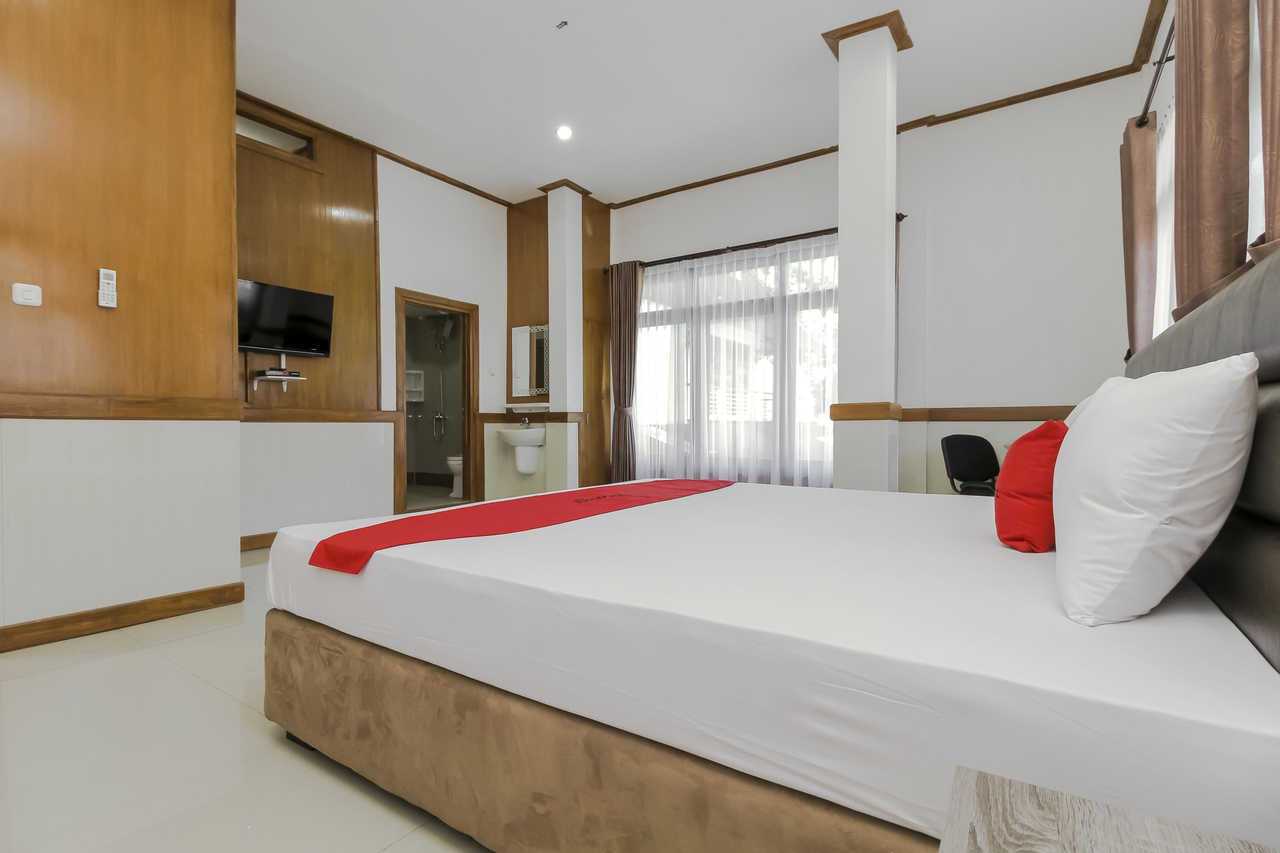Reddoorz Plus Near Politeknik Negeri Bandung - Bandung hotel