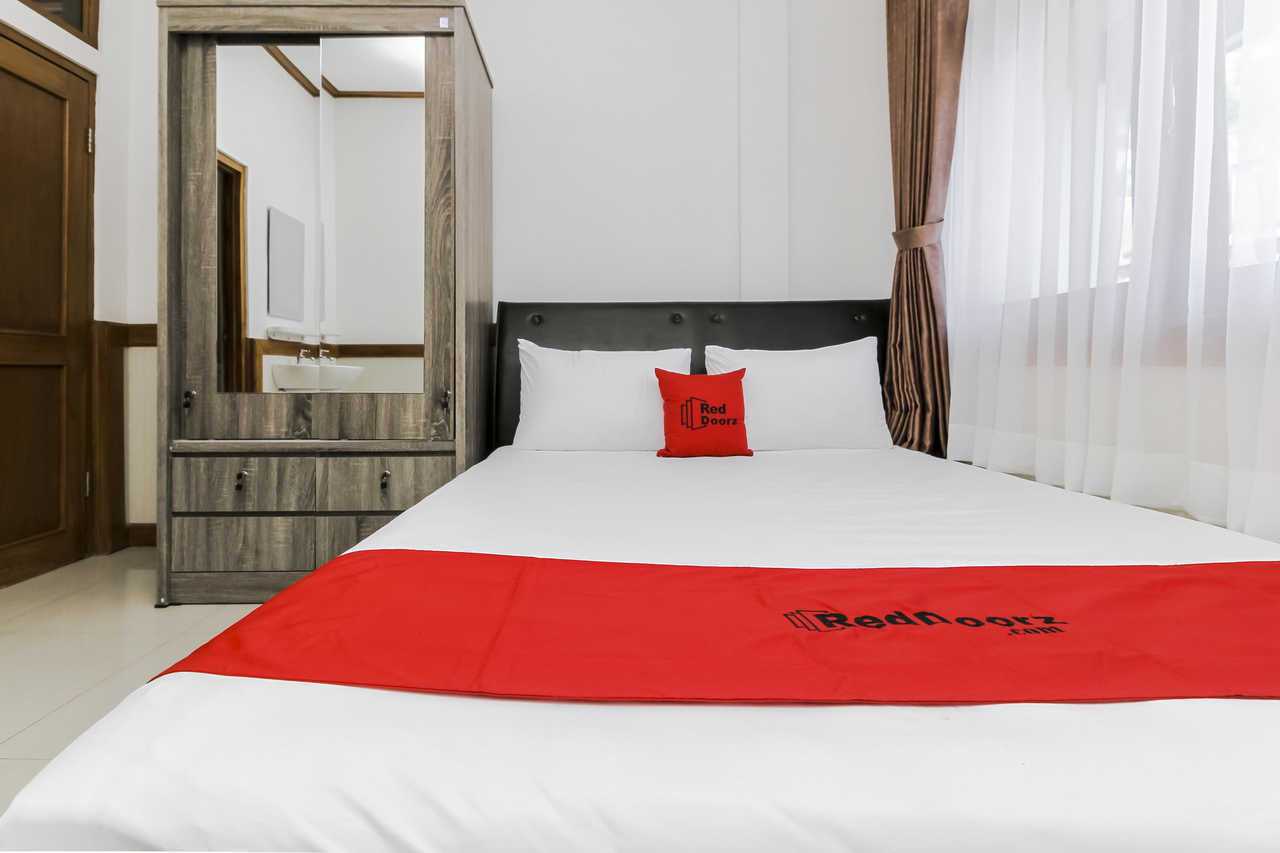 Reddoorz Plus Near Politeknik Negeri Bandung - Bandung hotel
