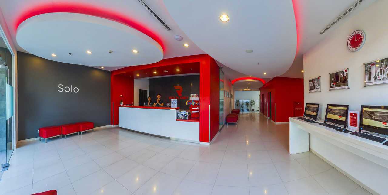 Red Planet Solo - Solo | Surakarta โรงแรม