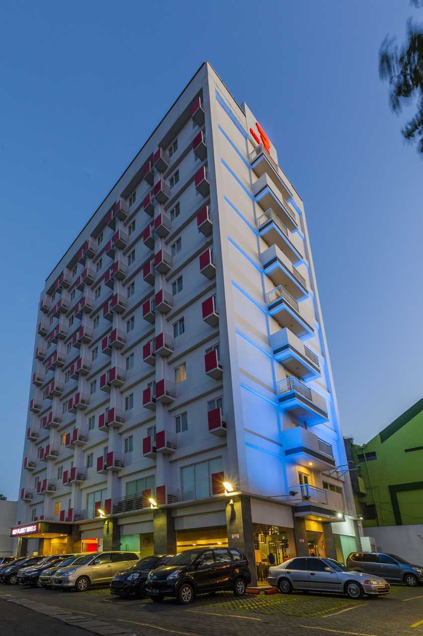 Red Planet Solo - Solo | Surakarta โรงแรม