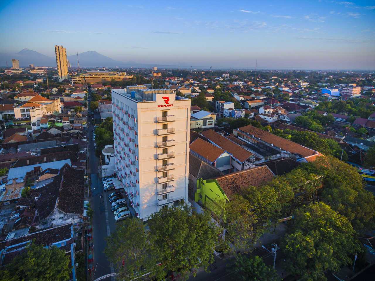 Red Planet Solo - Solo | Surakarta โรงแรม