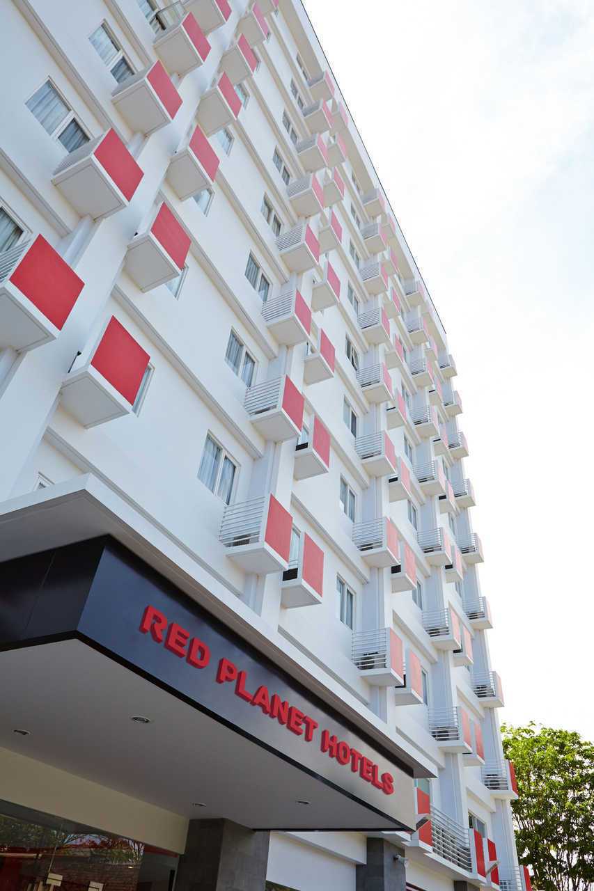 Red Planet Solo - Solo | Surakarta โรงแรม