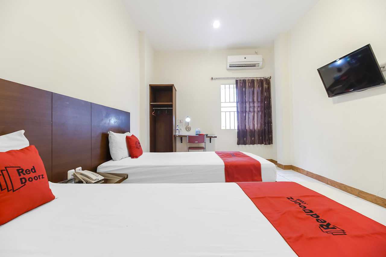 RedDoorz Plus @ Karebosi Area 2 - Makassar | Ujung Pandang hotel