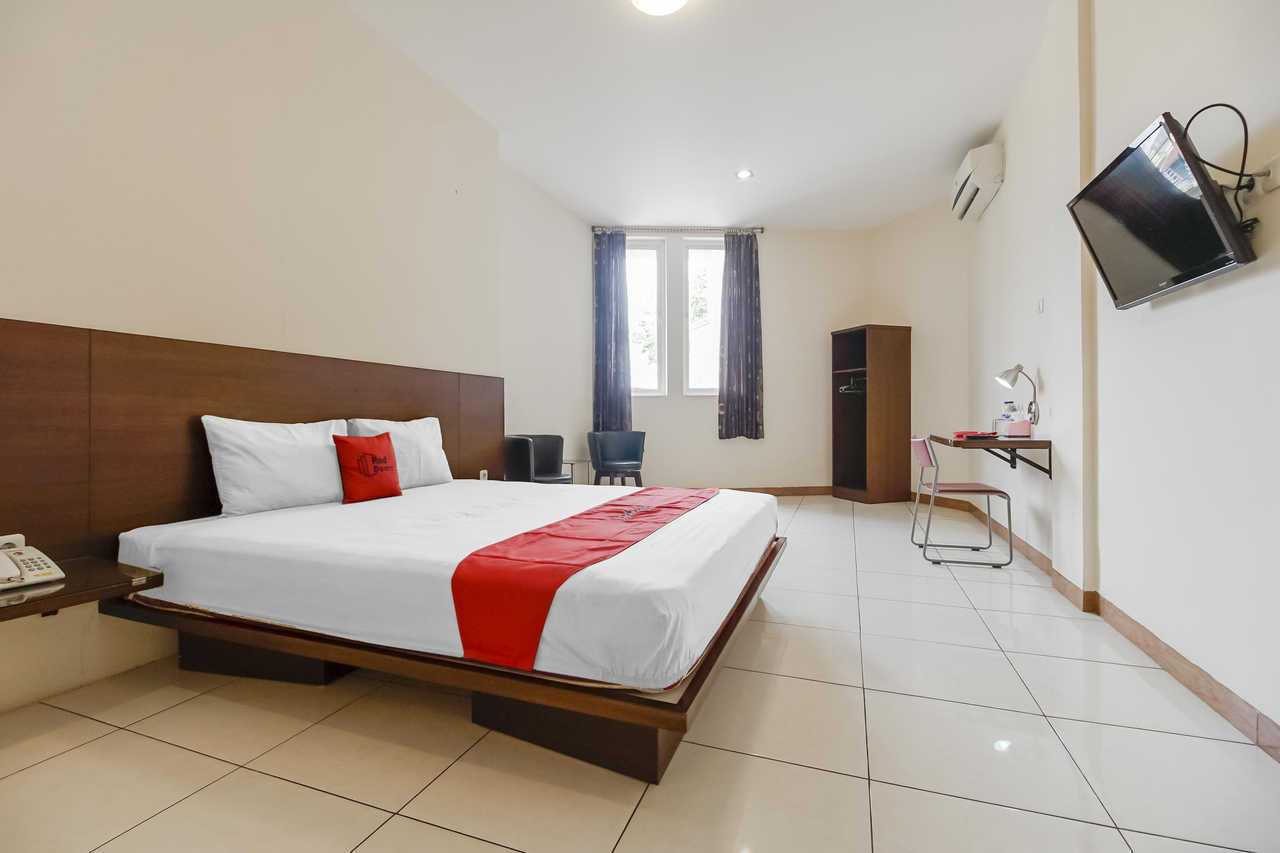 RedDoorz Plus @ Karebosi Area 2 - Makassar | Ujung Pandang hotel