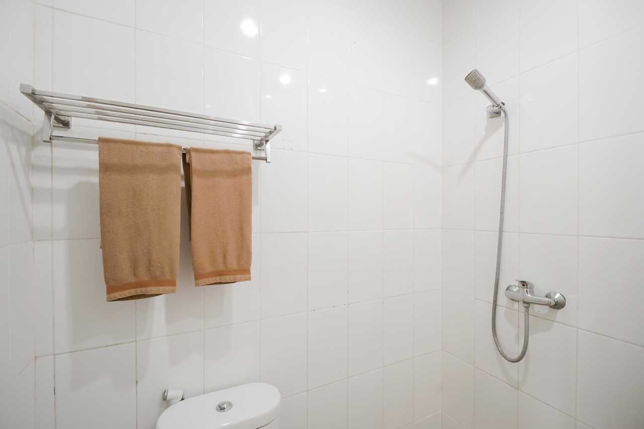 RedDoorz Plus @ Karebosi Area 2 - Makassar | Ujung Pandang hotel