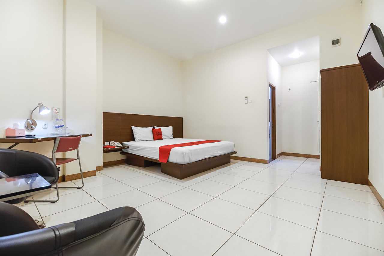 RedDoorz Plus @ Karebosi Area 2 - Makassar | Ujung Pandang hotel
