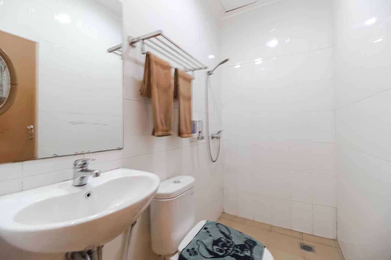RedDoorz Plus @ Karebosi Area 2 - Makassar | Ujung Pandang hotel