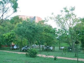 Boulder Range Resort - Cultural Triangle hotel