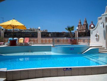 Pergola Club - Malta hotel