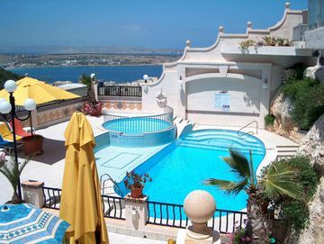 Pergola Club - Malta hotel